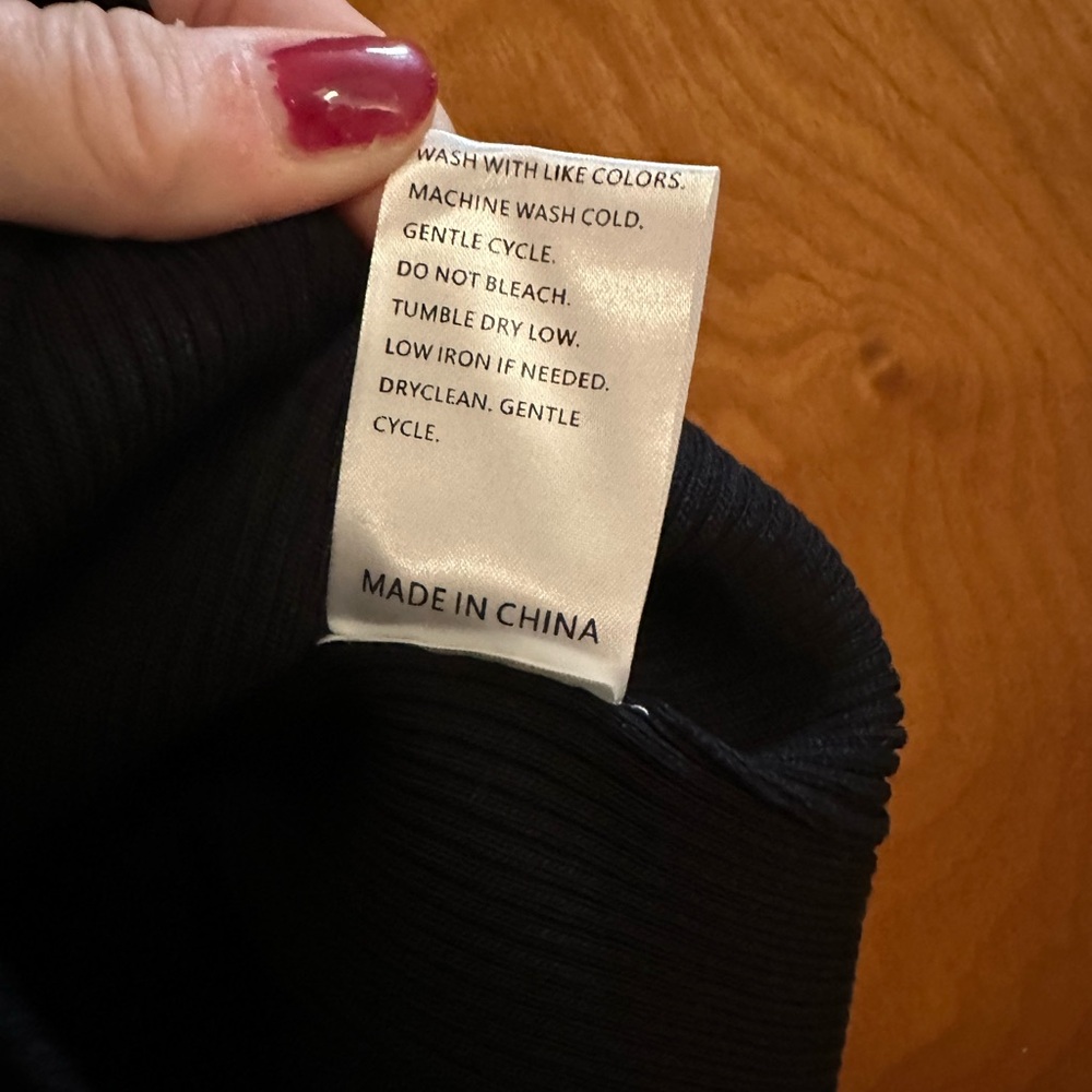 Black Ribbed Button-Up Top size small - Picture 7 of 10